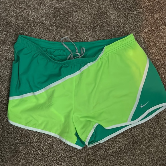 Green Nike Shorts - like new - Picture 1 of 3